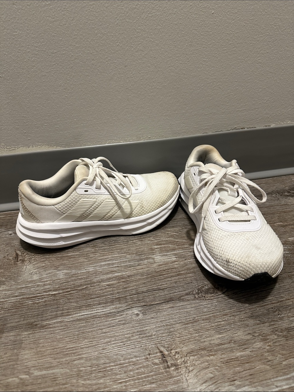 Adidas Sneakers